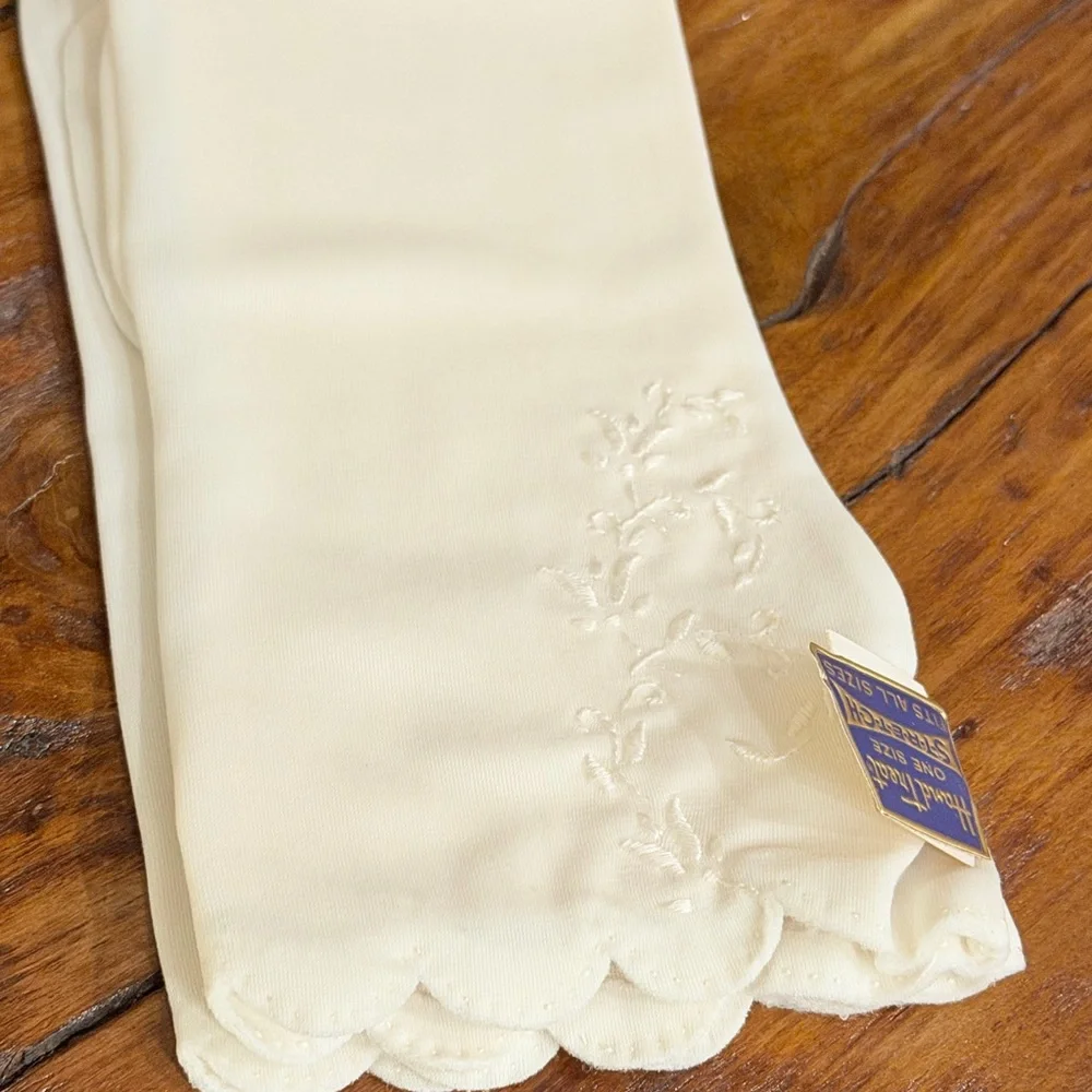 Vintage White Gloves In Original Bag (set of 2)